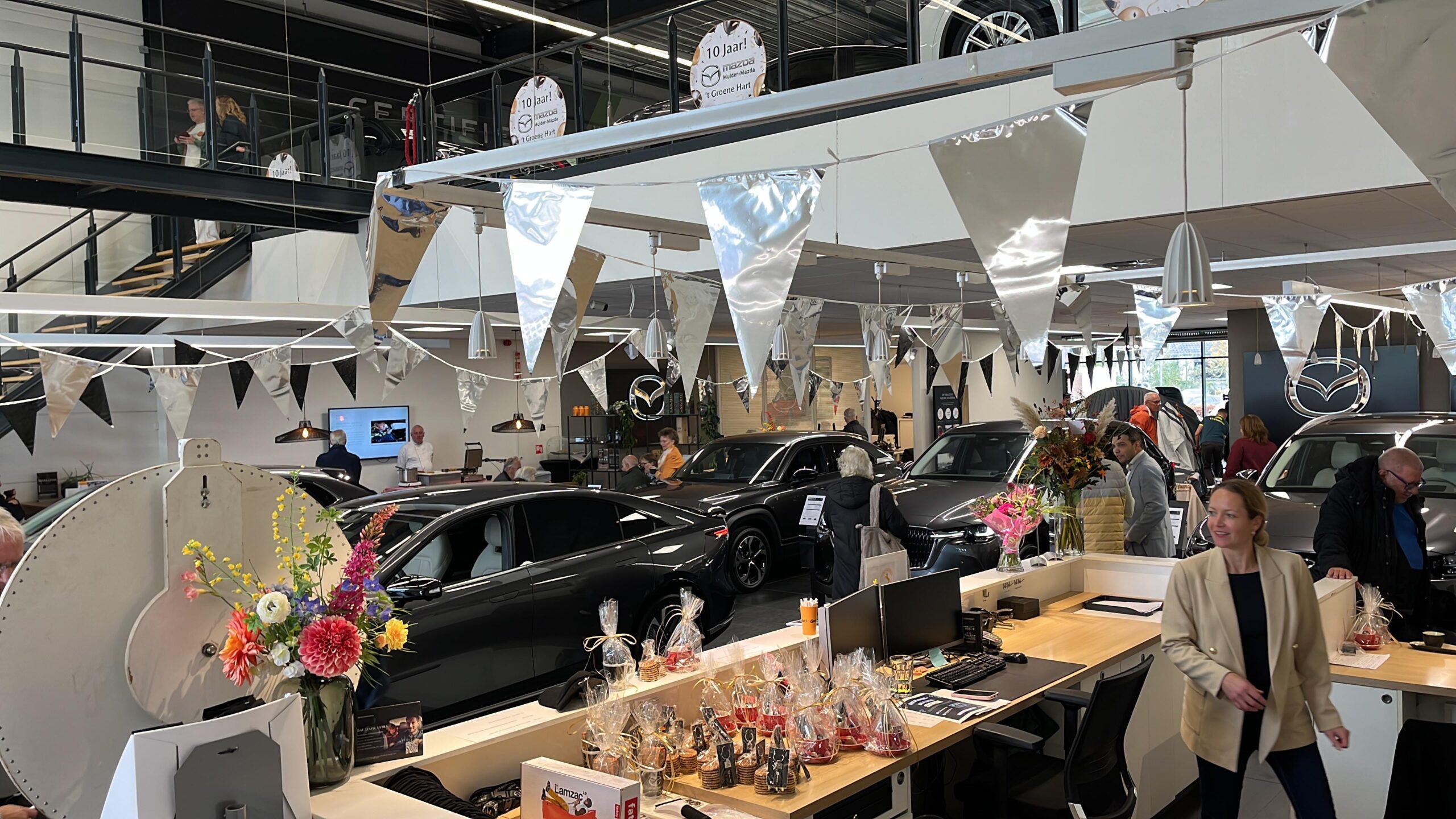 🎉 10 jaar Mulder-Mazda ’t Groene Hart. Een decennium vol Mazda-passie! 🎉